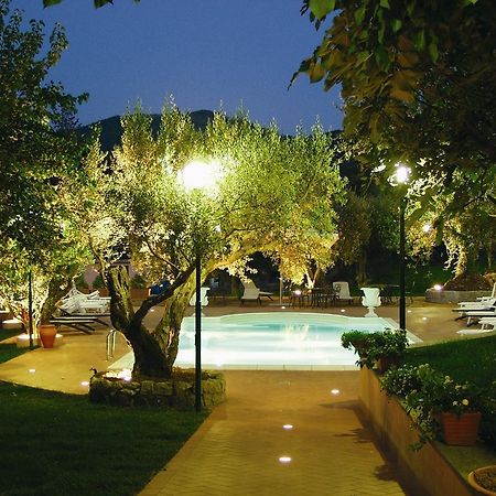 Hotel Villa Vecchia モンテ・ポルツィオ・カトーネ エクステリア 写真