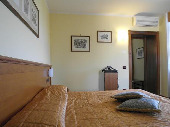 Hotel Villa Vecchia モンテ・ポルツィオ・カトーネ エクステリア 写真